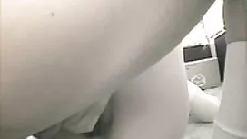 Anh ấy sở hữu trong  ...