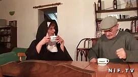 Busty tóc vàng Puma  ...