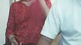 Hậu môn với tóc vàng ...